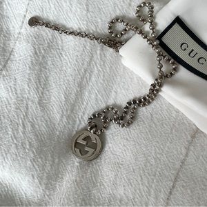 Gucci Interlock G Necklace with Interlocking G Pendant in Sterling Silver